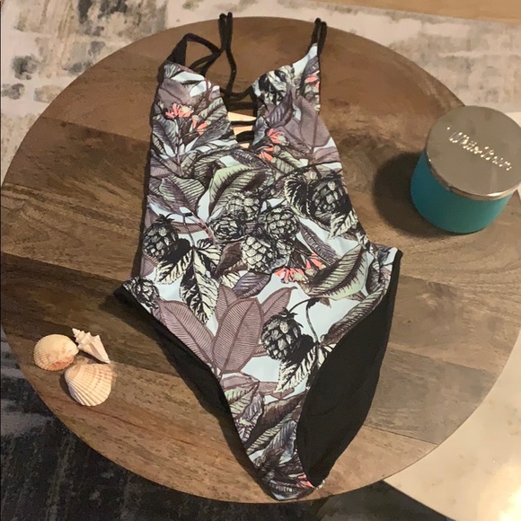 NEW Reversible Black/Green One Piece Maaji - Picture 15 of 15